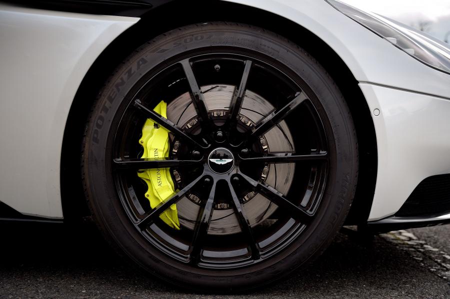 Колеса Aston Martin DB11 AMR 2018 года  (JP) (фото 8 из 9)